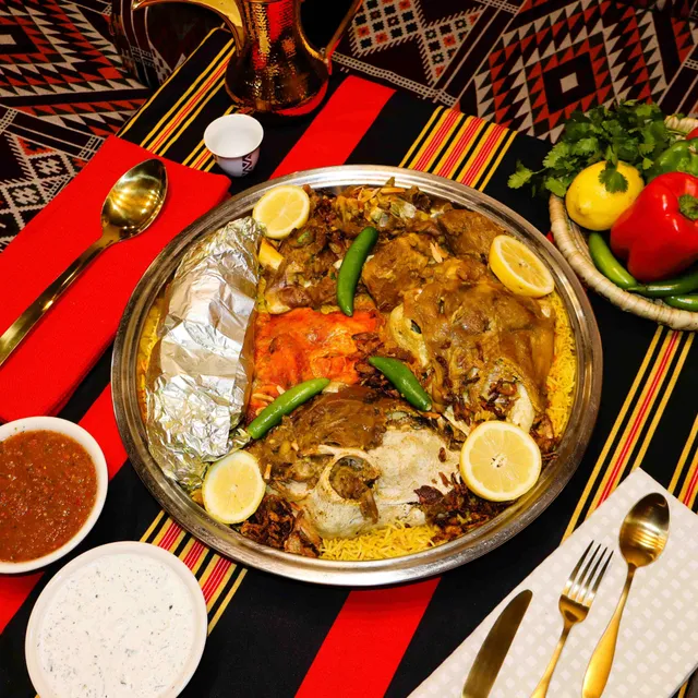 سدر مشكل مندي لحم, مندي دجاج وحنيذ| (No.7) Mixed Dishes of Lamb Head, Haneeth , Mandi Lamb and Mandi Chicken